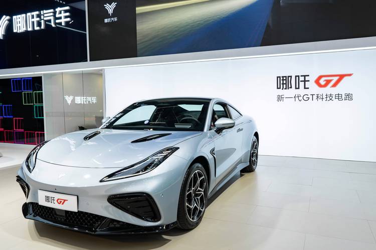 成都武侯区立胜跃企业管理咨询哪吒汽车在智能汽车领域的表现，领途汽车在新能源汽车市场中的影响力